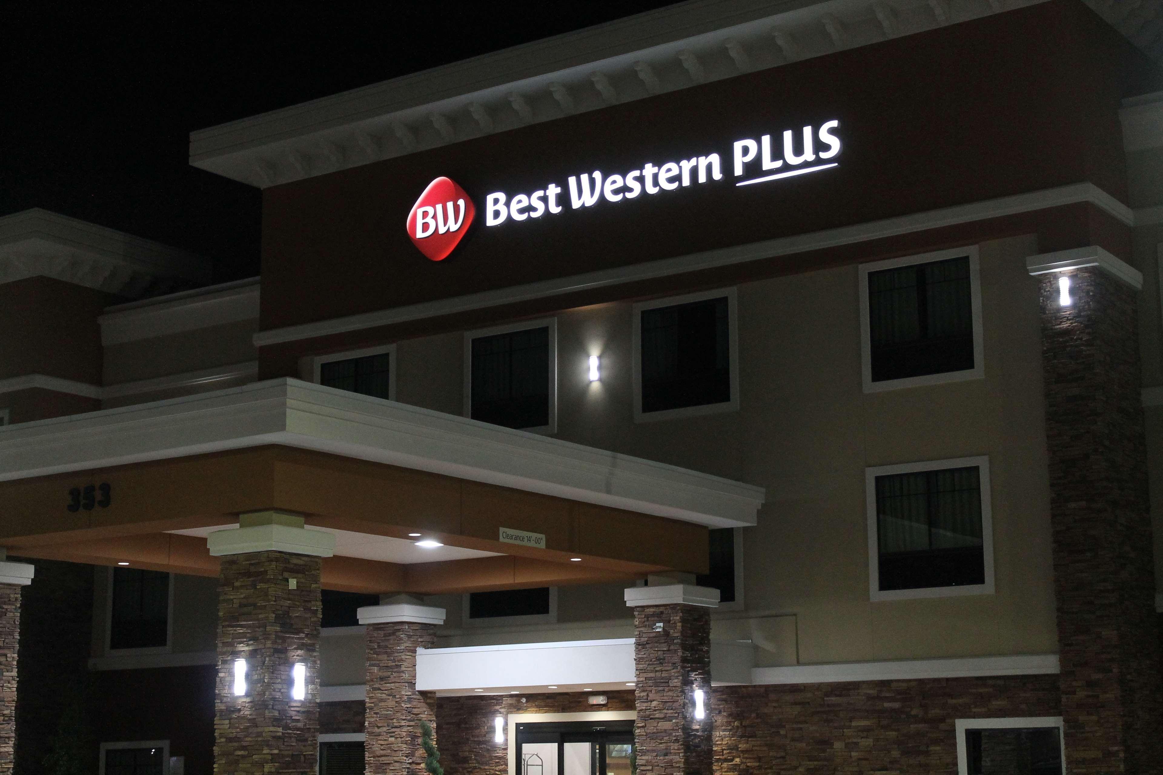 Best Western Plus Spring Inn & Suites Ngoại thất bức ảnh